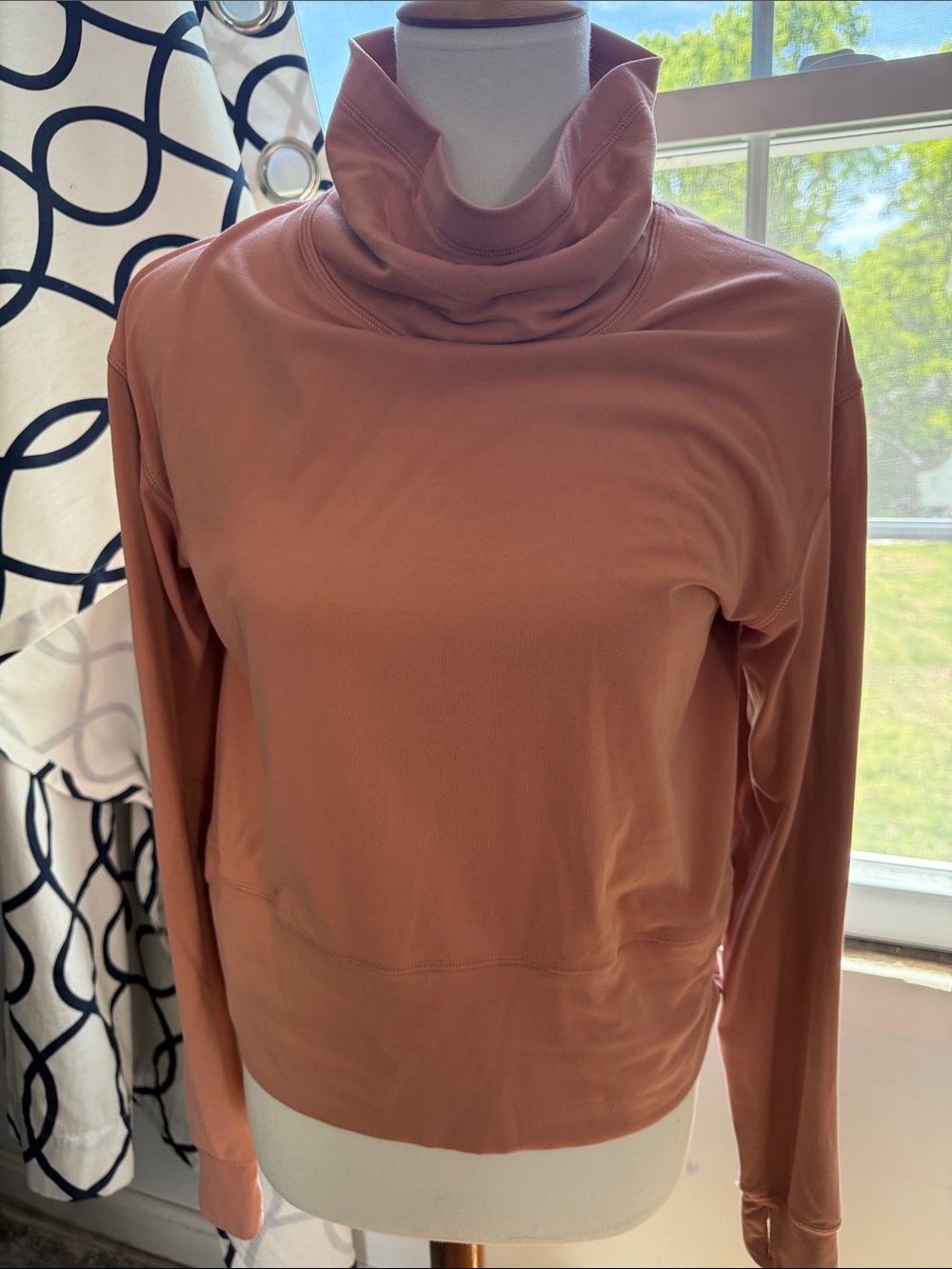 LULULEMON Ready to Rulu Pullover